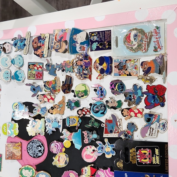 Mona81 Is Live With Disney Pins! - Picture 5 of 8